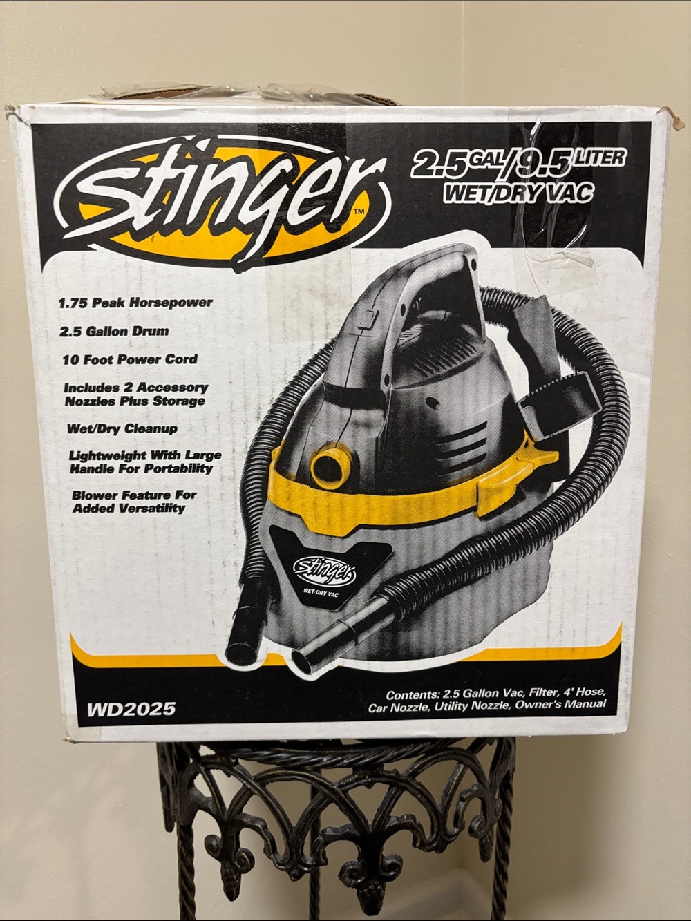Stinger 2.5 Gallon Wet/Dry Vac in Black and Yellow